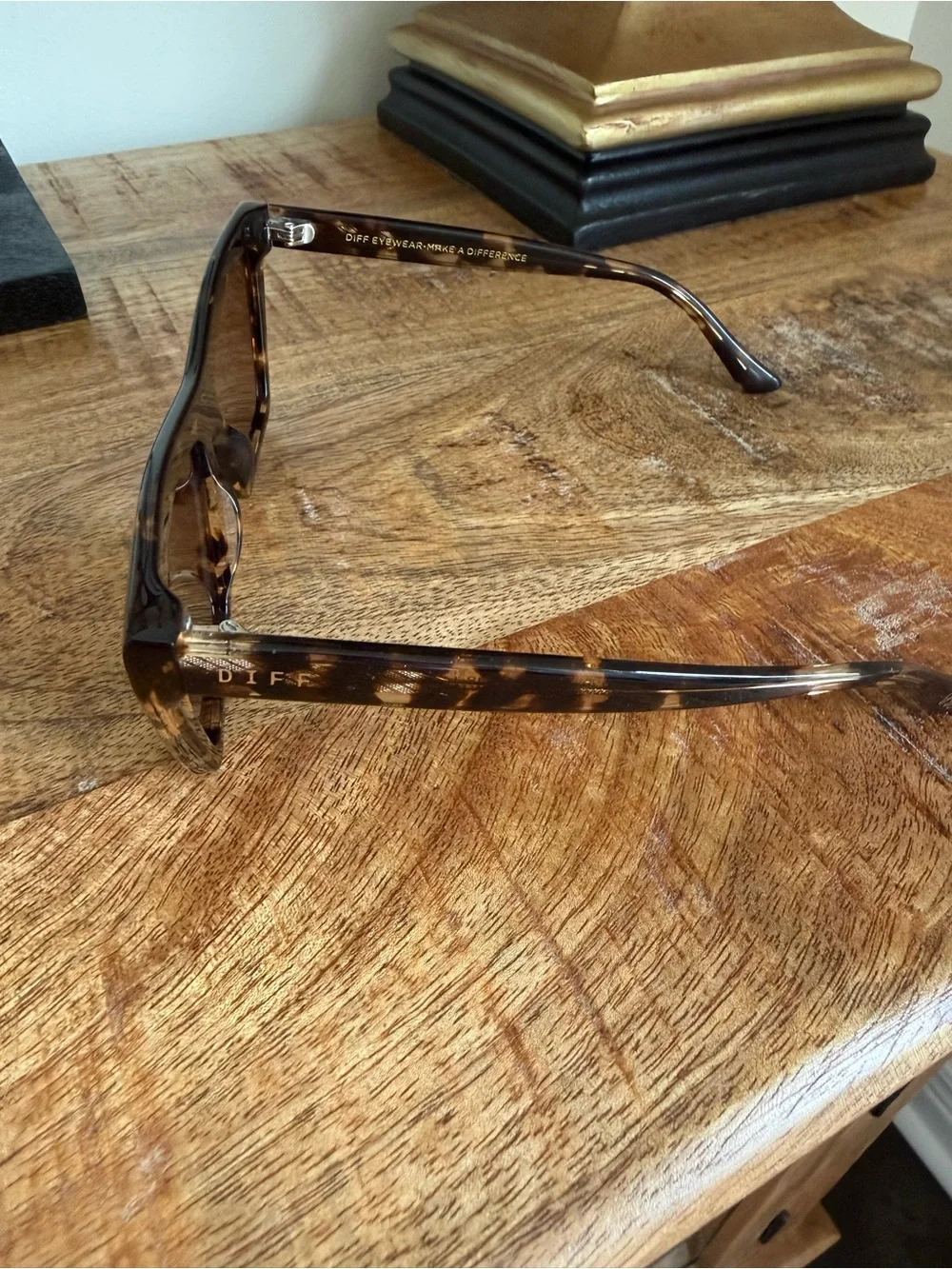 Diff Eyewear Espresso Tortoise Sunglasses - Vivi - Jessie James Decker
